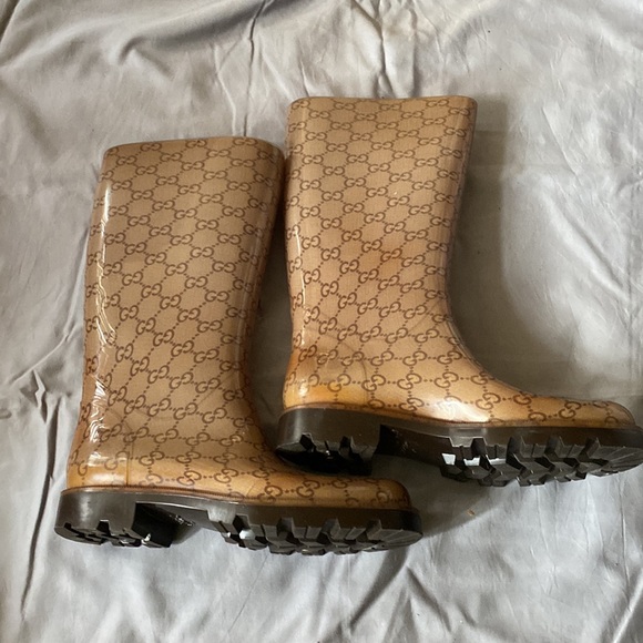 Gucci Women's Logo Rain Boots - Picture 6 of 10